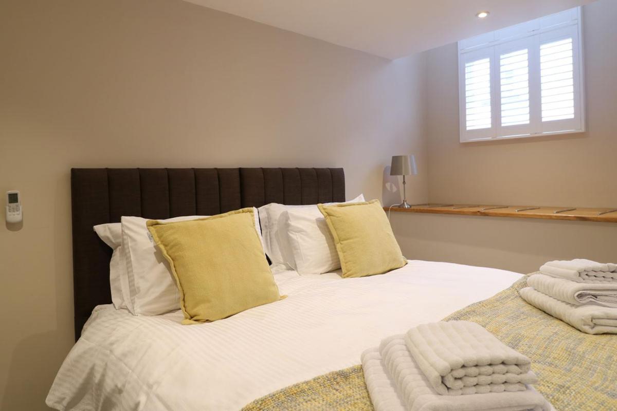 Ashbourne Luxury Suites Exterior foto