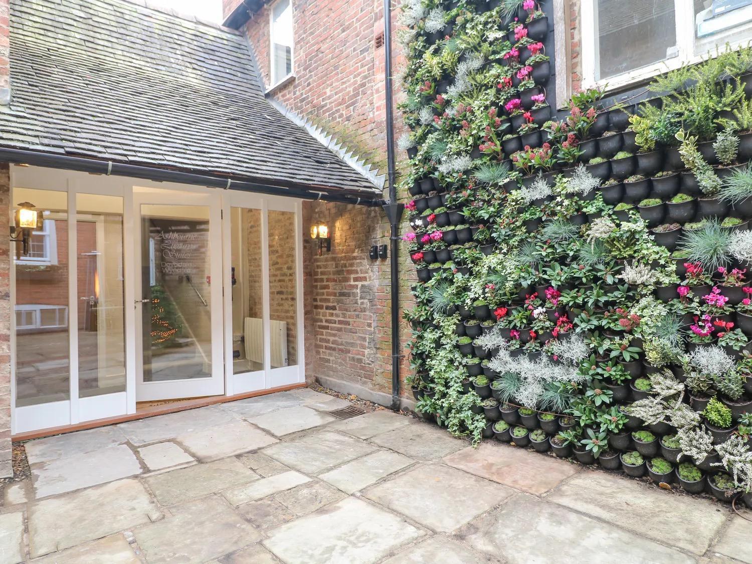 Ashbourne Luxury Suites Exterior foto