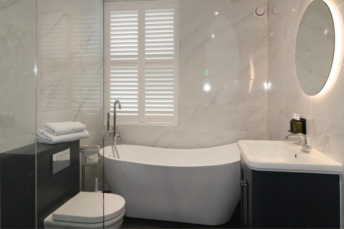 Ashbourne Luxury Suites Exterior foto